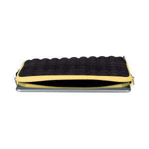 Manhattan Universal Tablet Bubble Case 10" Bag - Image 6