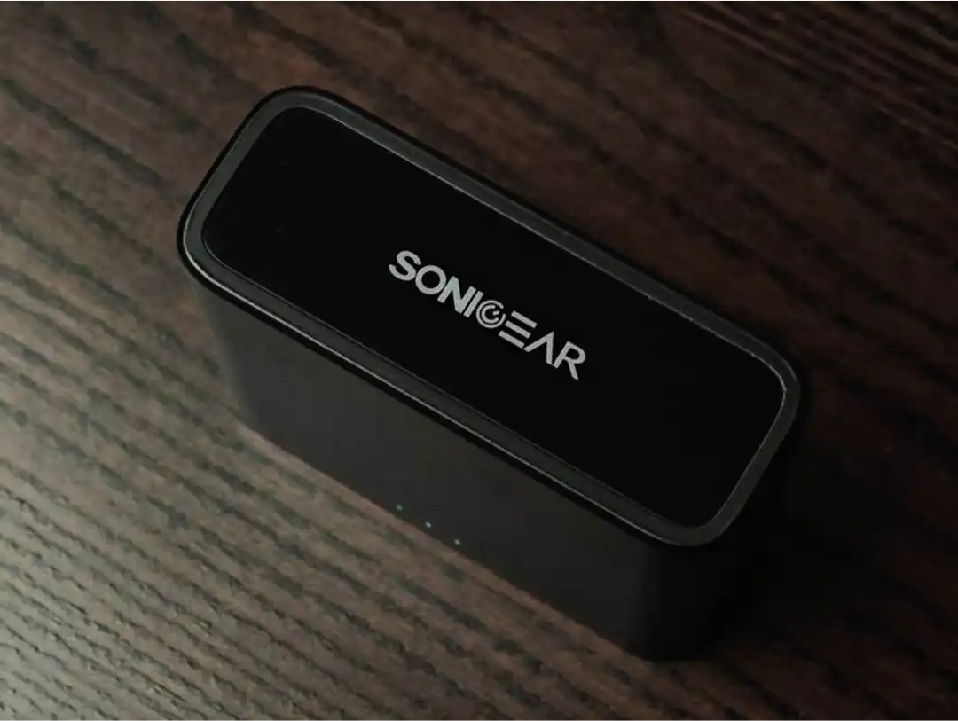 Read the SonicGear WLM3000 Duo review – a budget-friendly wireless clip-on microphone with studio-quality sound, dual connectivity, and long battery life. Perfect for vlogging, streaming, and content creation in Pakistan.
